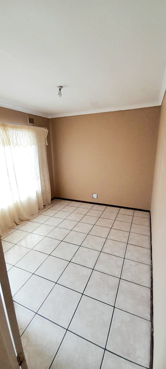 4 Bedroom Property for Sale in Kwandengezi KwaZulu-Natal