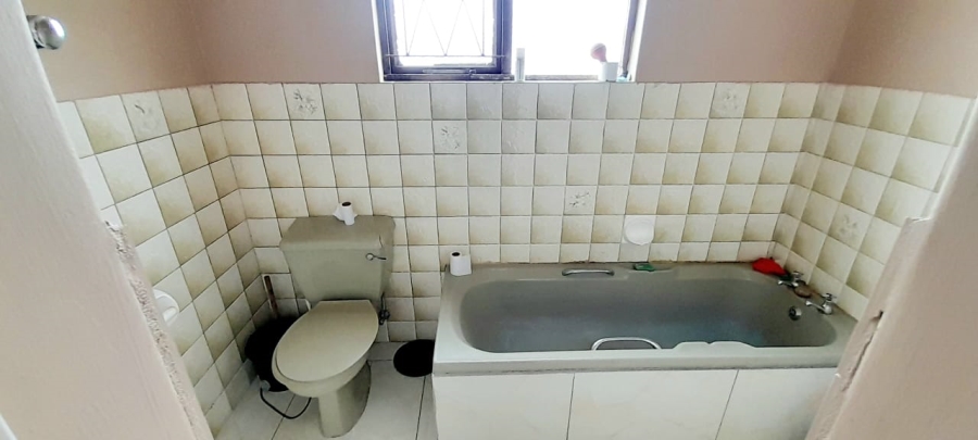 4 Bedroom Property for Sale in Kwandengezi KwaZulu-Natal