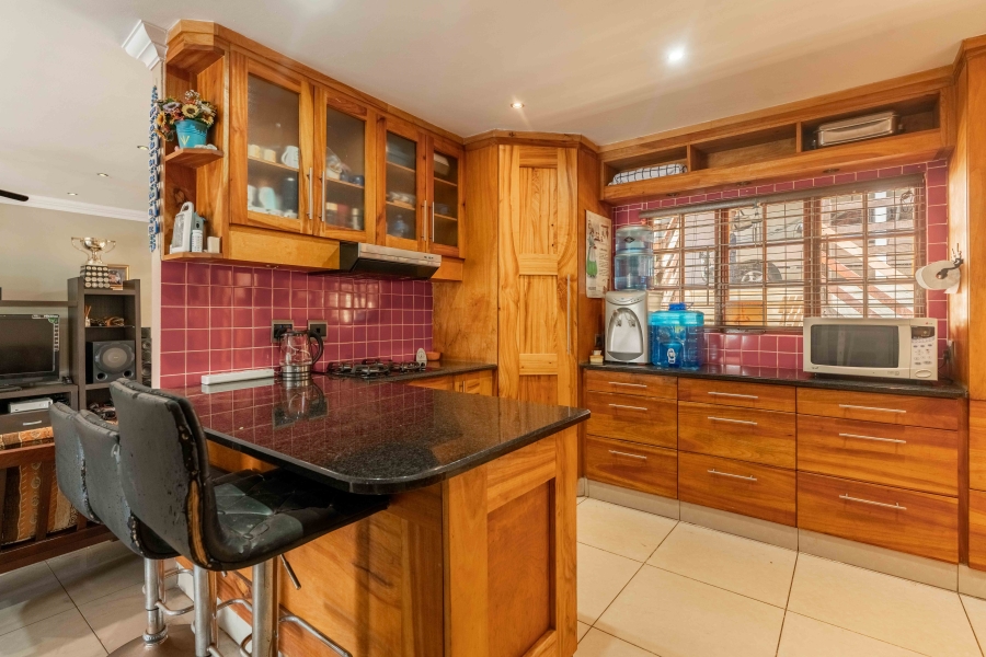 4 Bedroom Property for Sale in Amanzimtoti KwaZulu-Natal