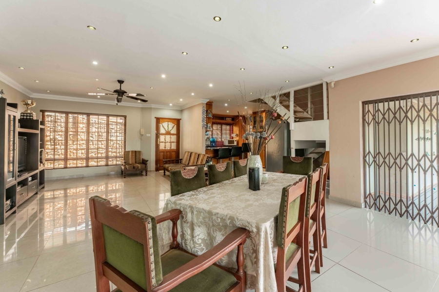4 Bedroom Property for Sale in Amanzimtoti KwaZulu-Natal