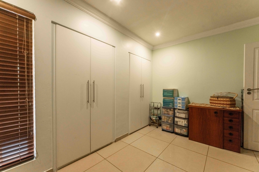 4 Bedroom Property for Sale in Amanzimtoti KwaZulu-Natal