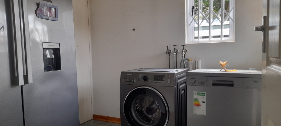 3 Bedroom Property for Sale in Uvongo KwaZulu-Natal