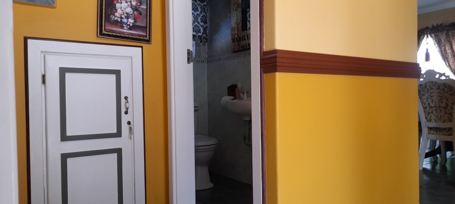 3 Bedroom Property for Sale in Uvongo KwaZulu-Natal