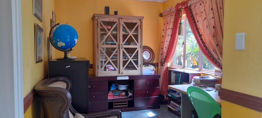 3 Bedroom Property for Sale in Uvongo KwaZulu-Natal