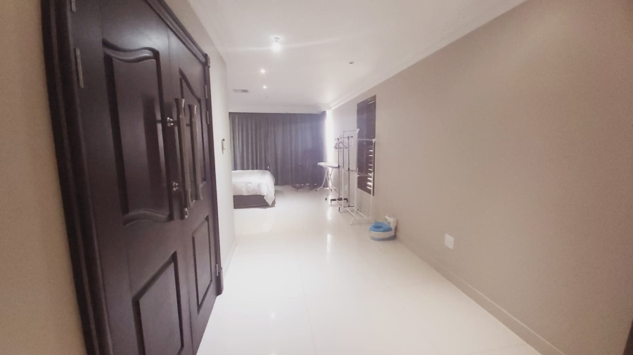 6 Bedroom Property for Sale in Bluff KwaZulu-Natal