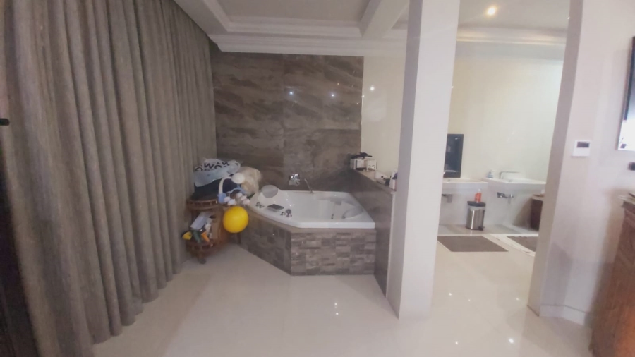 6 Bedroom Property for Sale in Bluff KwaZulu-Natal