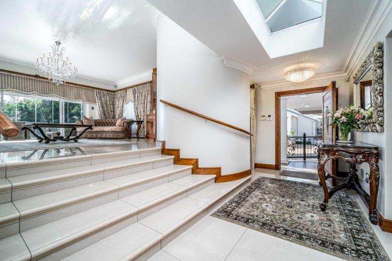 6 Bedroom Property for Sale in Kloof KwaZulu-Natal