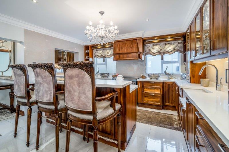 6 Bedroom Property for Sale in Kloof KwaZulu-Natal