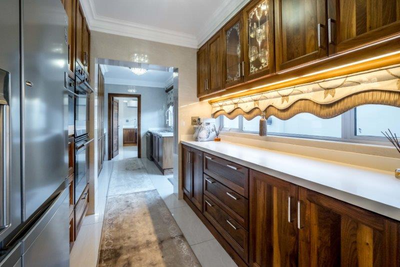 6 Bedroom Property for Sale in Kloof KwaZulu-Natal