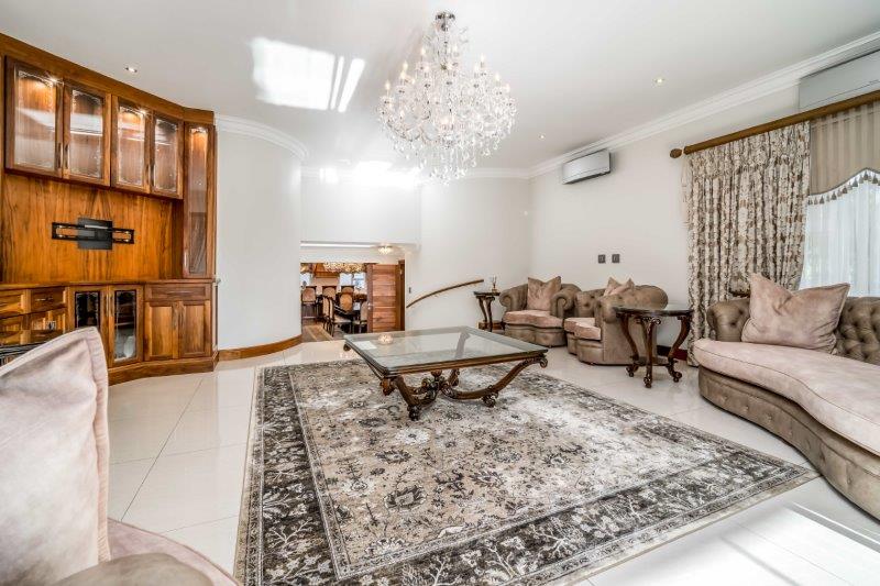 6 Bedroom Property for Sale in Kloof KwaZulu-Natal