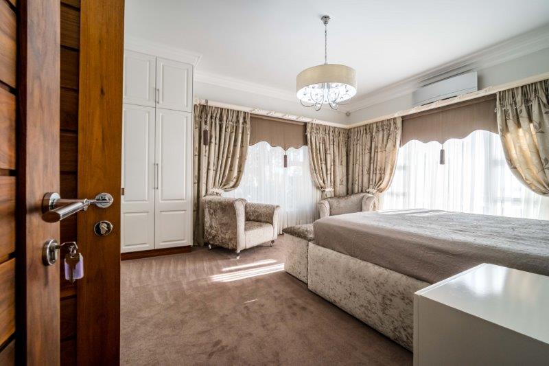 6 Bedroom Property for Sale in Kloof KwaZulu-Natal