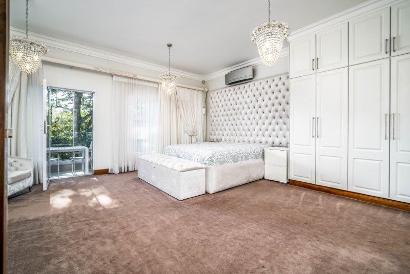 6 Bedroom Property for Sale in Kloof KwaZulu-Natal