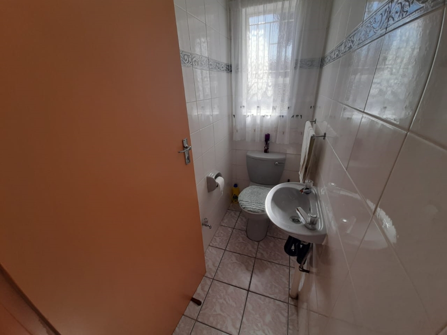 3 Bedroom Property for Sale in Lennoxton KwaZulu-Natal