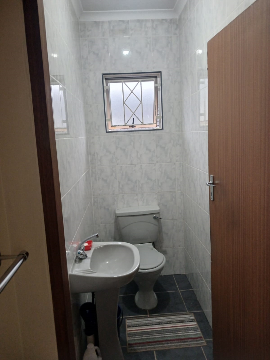 2 Bedroom Property for Sale in Dawncrest KwaZulu-Natal