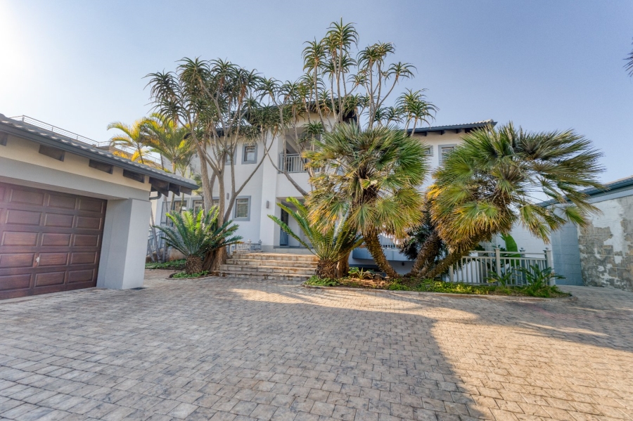 6 Bedroom Property for Sale in Tinley Manor KwaZulu-Natal