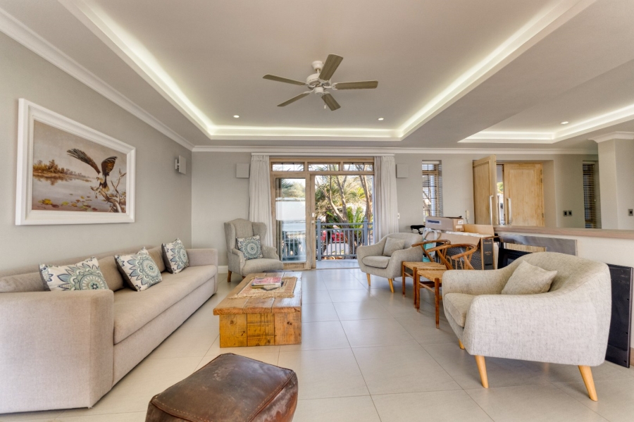 6 Bedroom Property for Sale in Tinley Manor KwaZulu-Natal