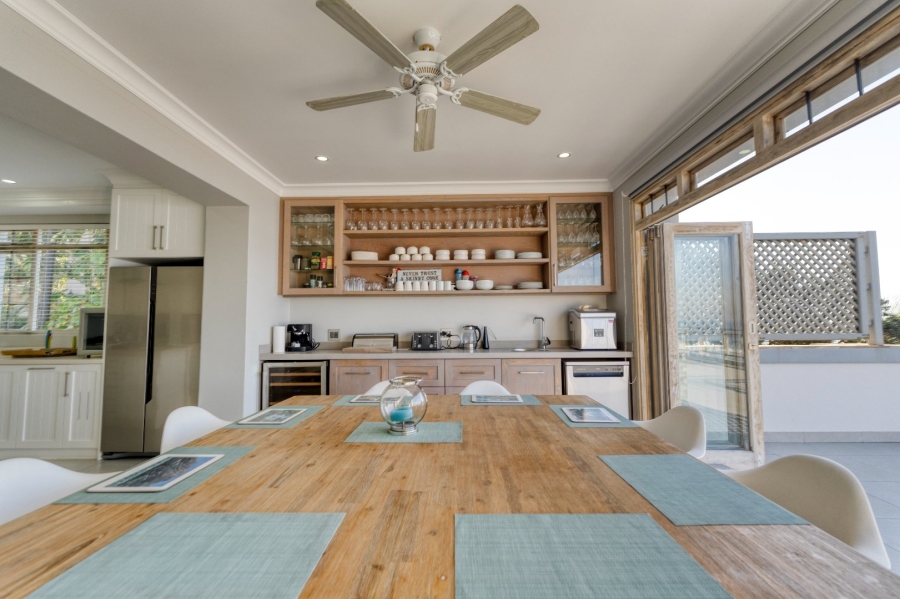 6 Bedroom Property for Sale in Tinley Manor KwaZulu-Natal