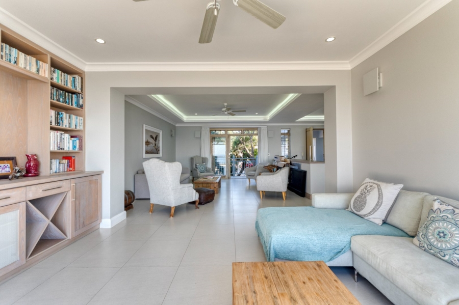 6 Bedroom Property for Sale in Tinley Manor KwaZulu-Natal