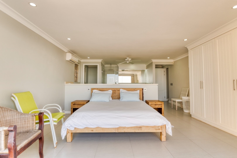 6 Bedroom Property for Sale in Tinley Manor KwaZulu-Natal