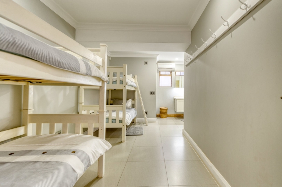 6 Bedroom Property for Sale in Tinley Manor KwaZulu-Natal