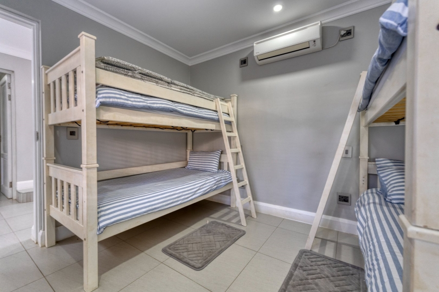 6 Bedroom Property for Sale in Tinley Manor KwaZulu-Natal