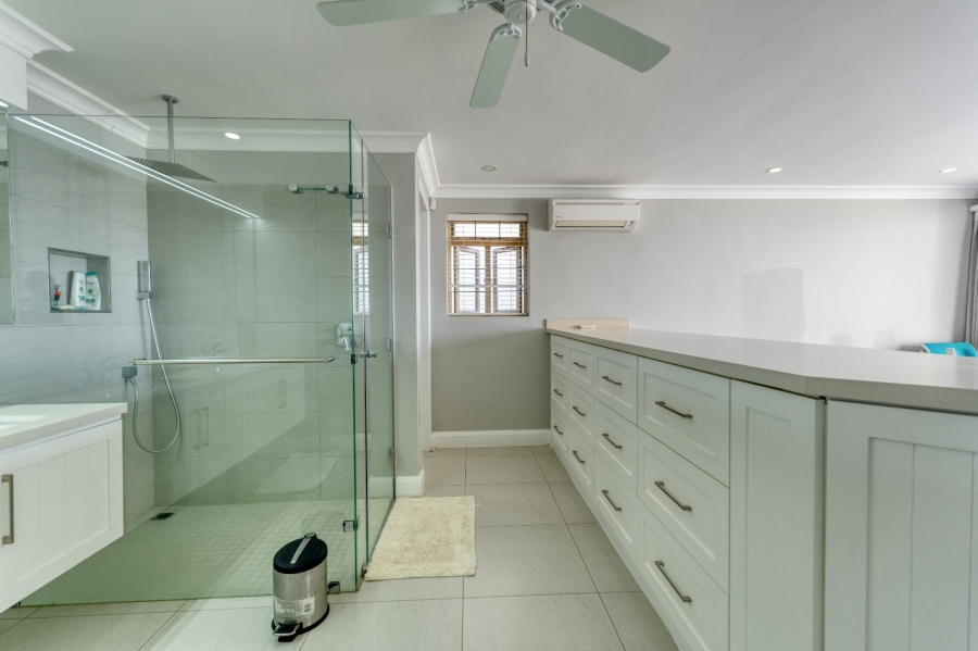 6 Bedroom Property for Sale in Tinley Manor KwaZulu-Natal