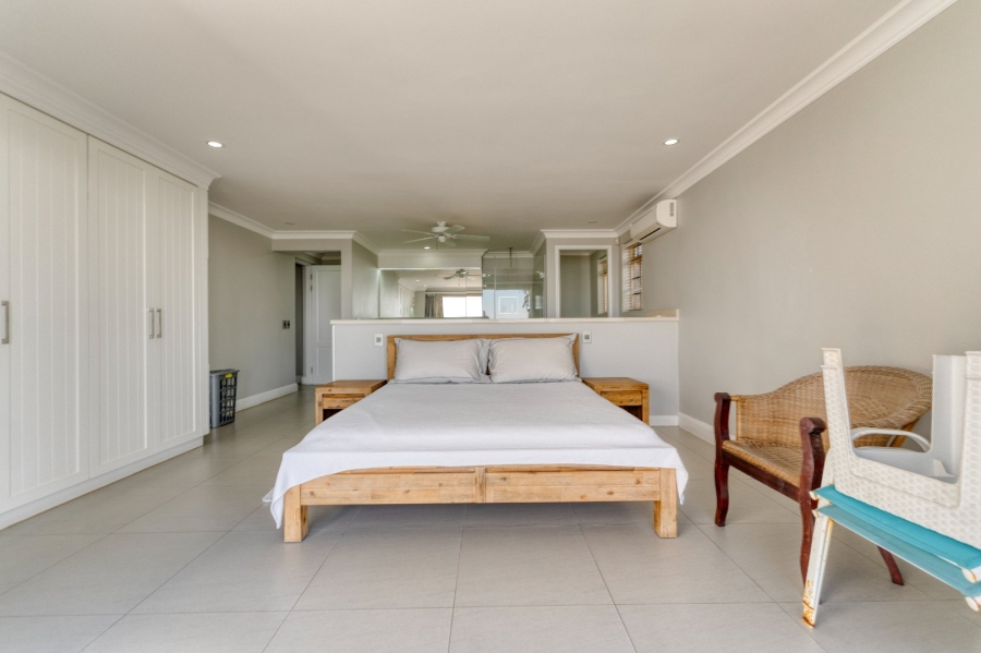 6 Bedroom Property for Sale in Tinley Manor KwaZulu-Natal