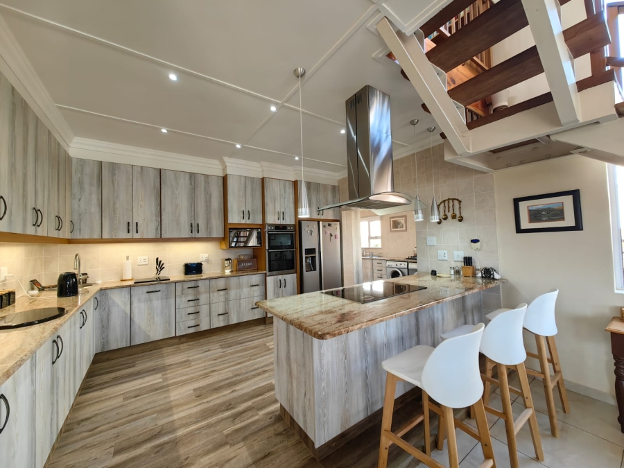 4 Bedroom Property for Sale in Kelso KwaZulu-Natal