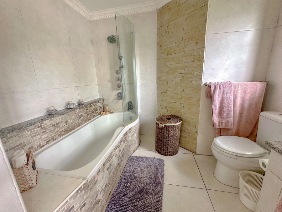 3 Bedroom Property for Sale in Veld En Vlei KwaZulu-Natal