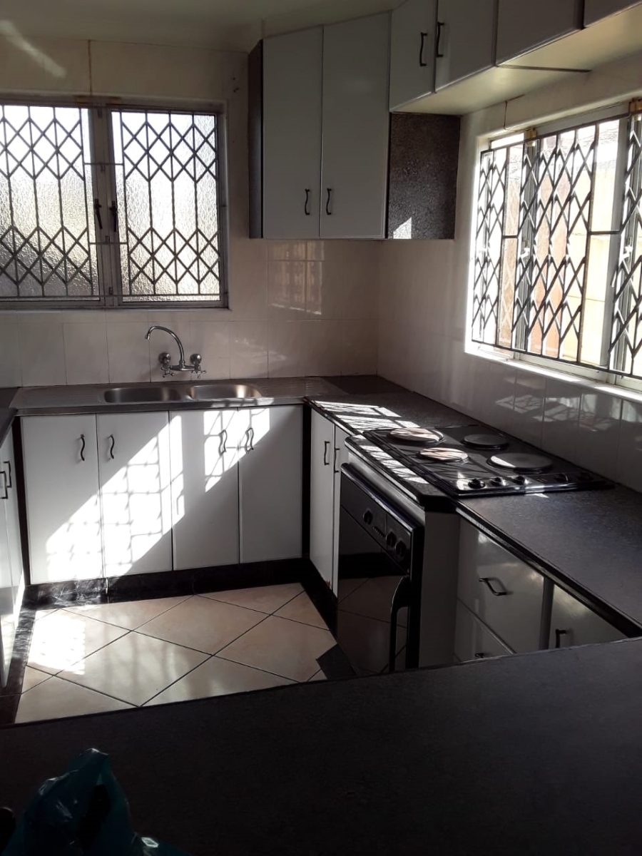 3 Bedroom Property for Sale in Sherwood KwaZulu-Natal
