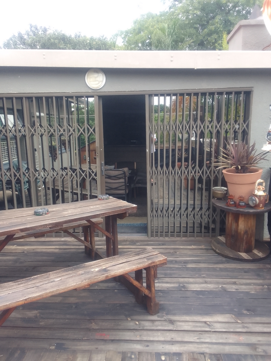 3 Bedroom Property for Sale in Sunnyridge KwaZulu-Natal