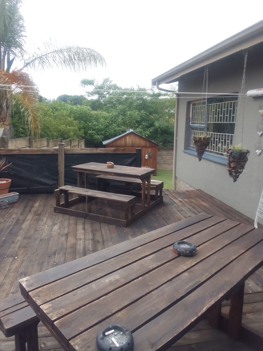 3 Bedroom Property for Sale in Sunnyridge KwaZulu-Natal