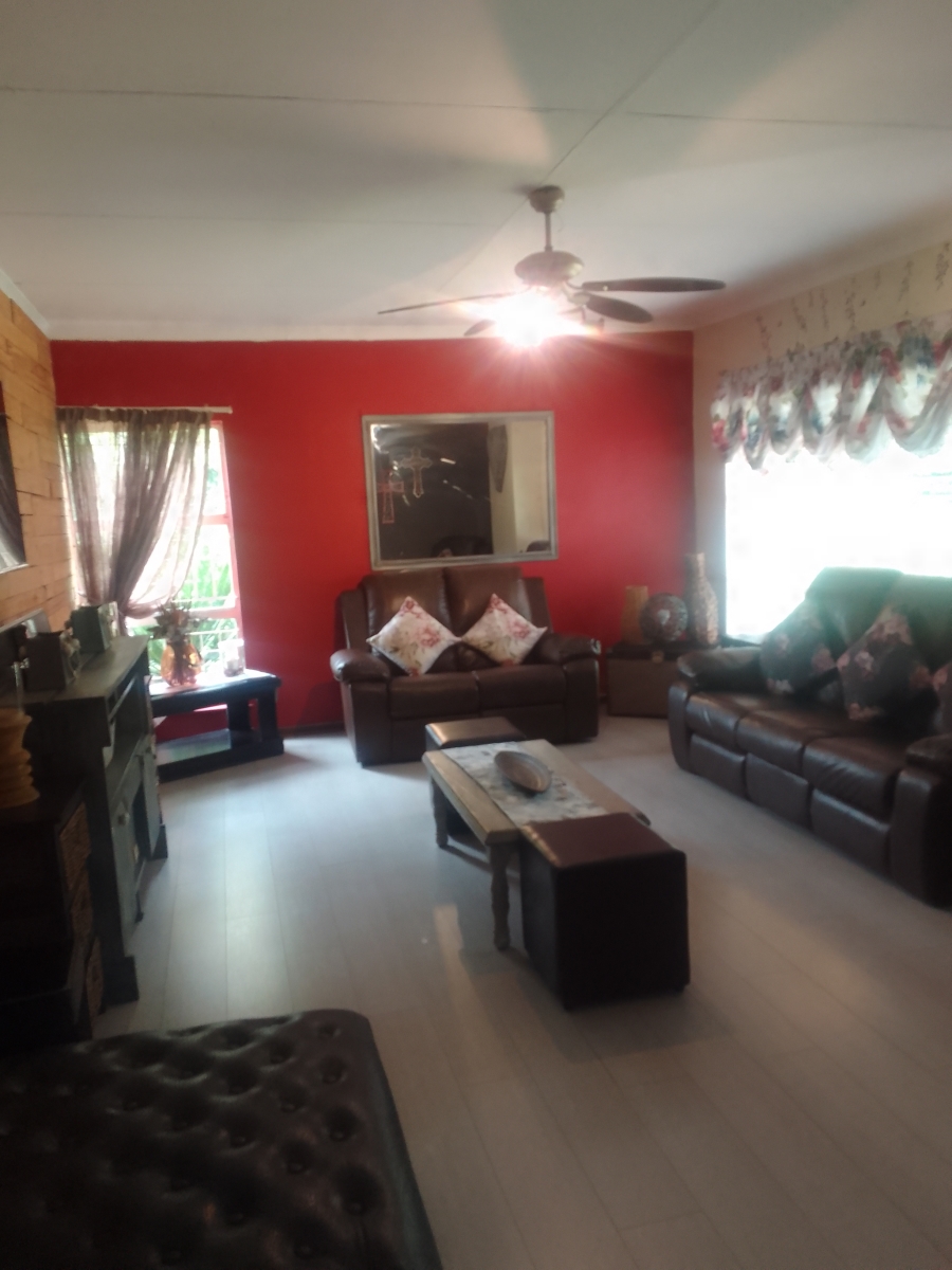 3 Bedroom Property for Sale in Sunnyridge KwaZulu-Natal