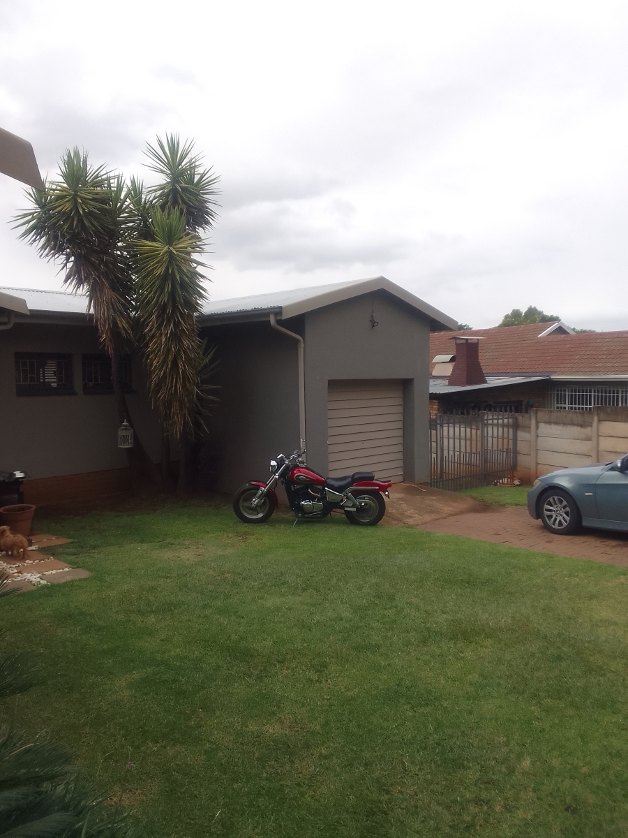 3 Bedroom Property for Sale in Sunnyridge KwaZulu-Natal