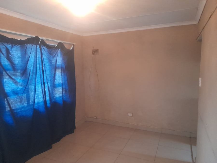2 Bedroom Property for Sale in Umlazi W KwaZulu-Natal