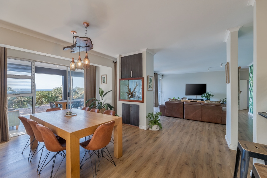 5 Bedroom Property for Sale in Newsel Beach KwaZulu-Natal