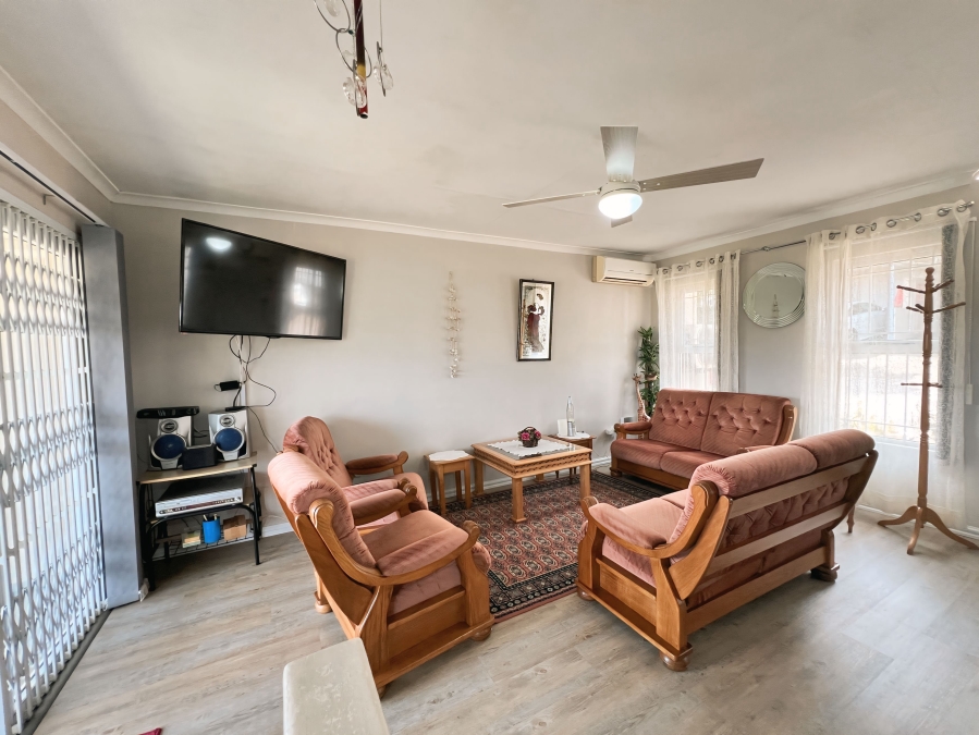 2 Bedroom Property for Sale in Sunningdale KwaZulu-Natal