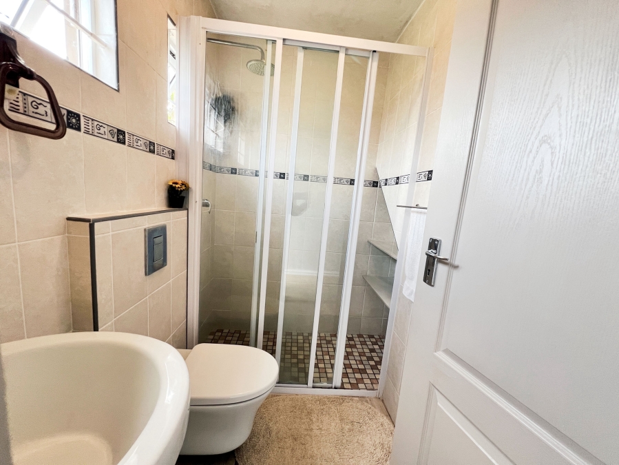 2 Bedroom Property for Sale in Sunningdale KwaZulu-Natal