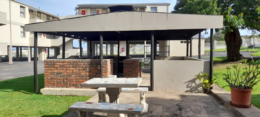 2 Bedroom Property for Sale in Uvongo Beach KwaZulu-Natal