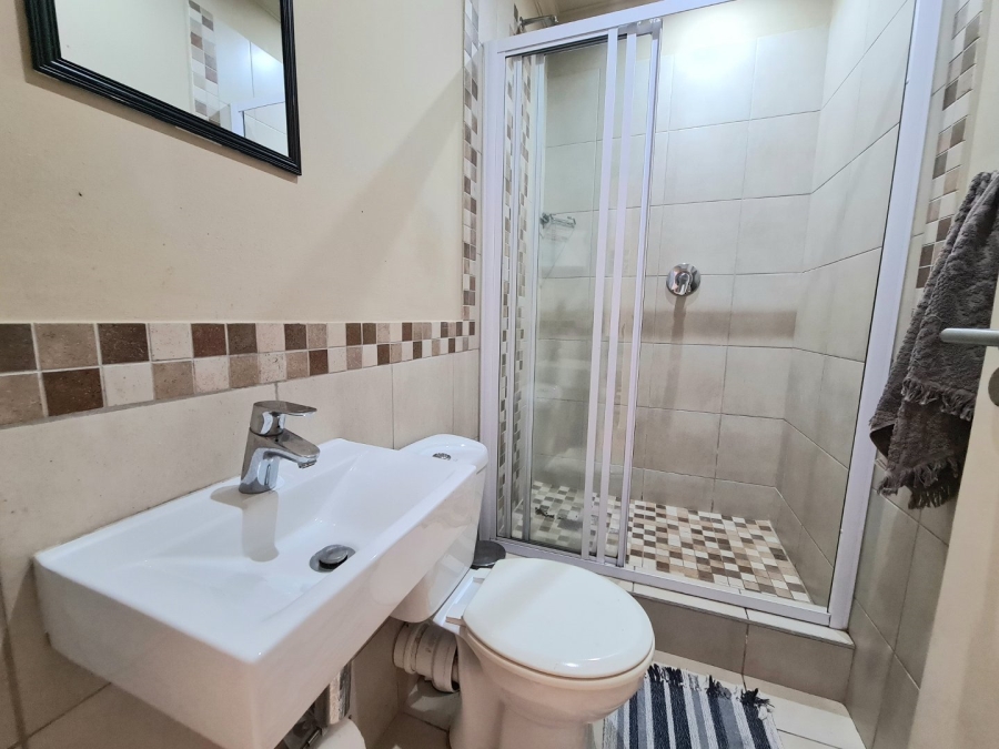 To Let 2 Bedroom Property for Rent in Shakas Rock KwaZulu-Natal
