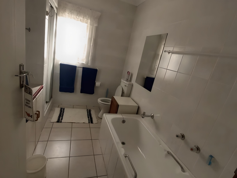 3 Bedroom Property for Sale in Umtentweni KwaZulu-Natal