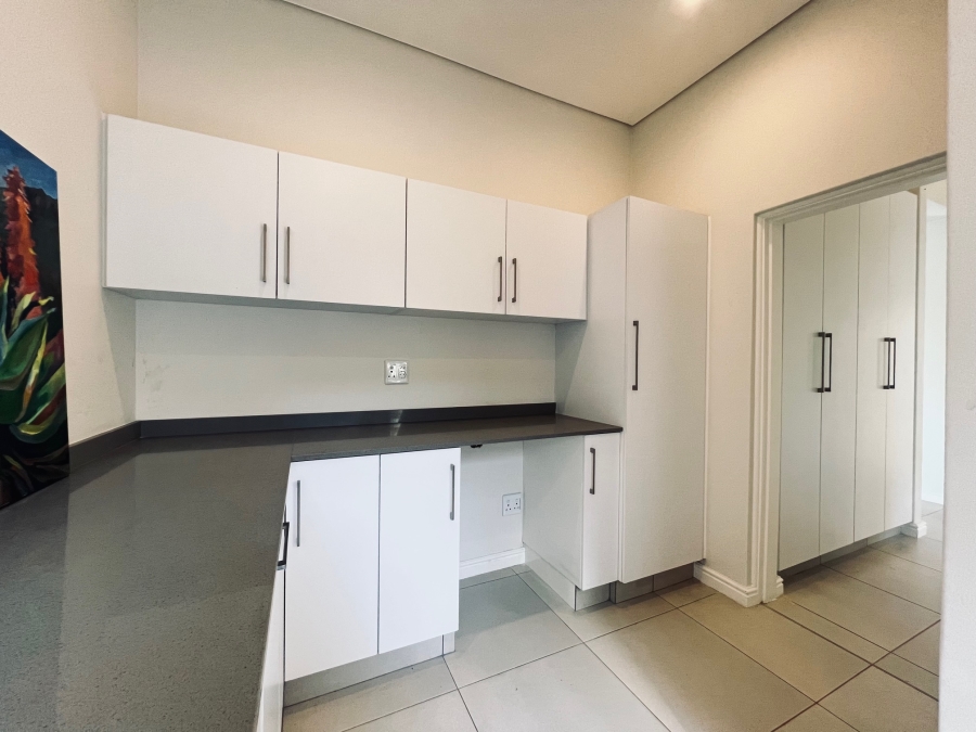 5 Bedroom Property for Sale in Zini River Estate KwaZulu-Natal