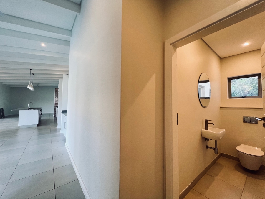5 Bedroom Property for Sale in Zini River Estate KwaZulu-Natal