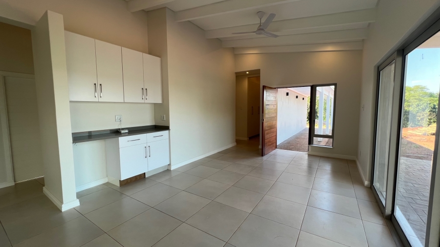 5 Bedroom Property for Sale in Zini River Estate KwaZulu-Natal