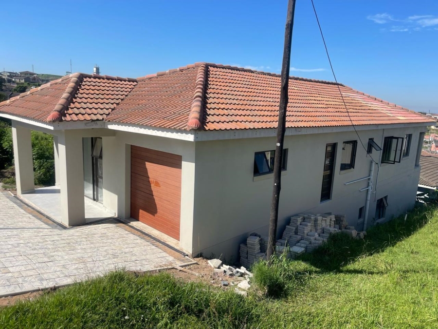 6 Bedroom Property for Sale in Lovu KwaZulu-Natal