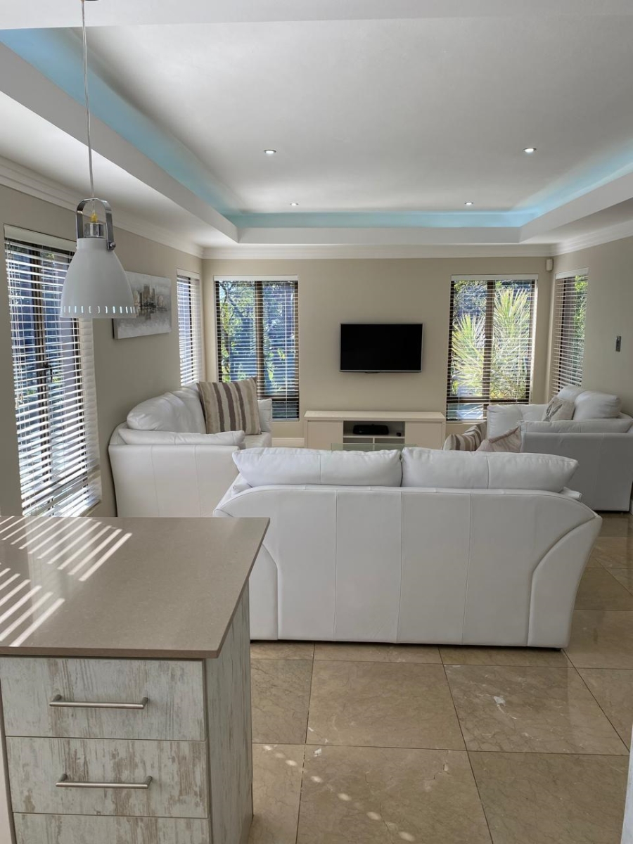 6 Bedroom Property for Sale in Izinga Estate KwaZulu-Natal