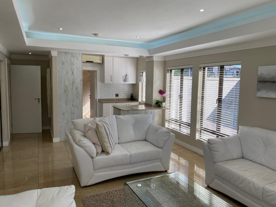 6 Bedroom Property for Sale in Izinga Estate KwaZulu-Natal