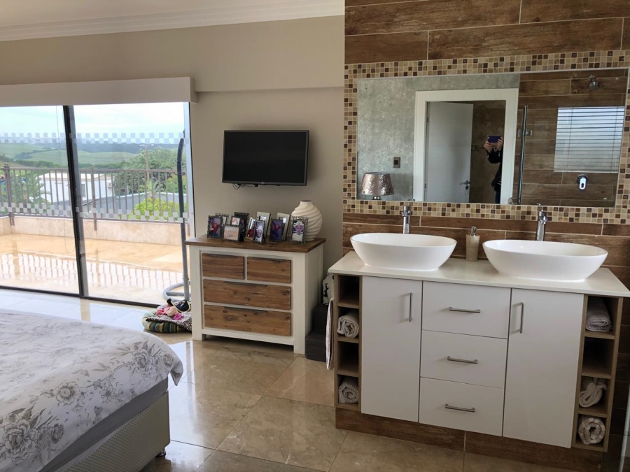6 Bedroom Property for Sale in Izinga Estate KwaZulu-Natal