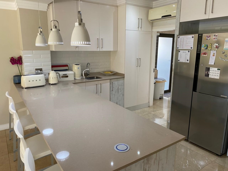 6 Bedroom Property for Sale in Izinga Estate KwaZulu-Natal