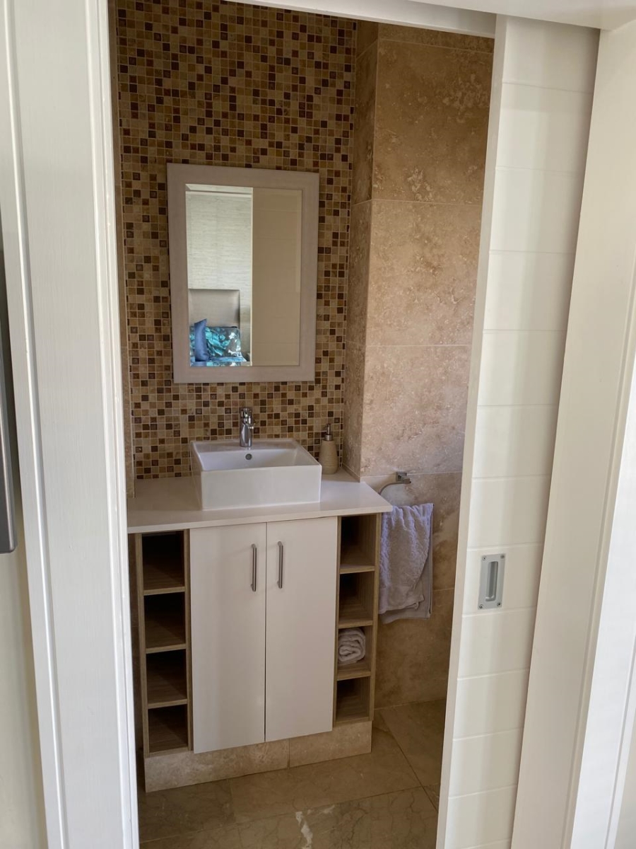 6 Bedroom Property for Sale in Izinga Estate KwaZulu-Natal